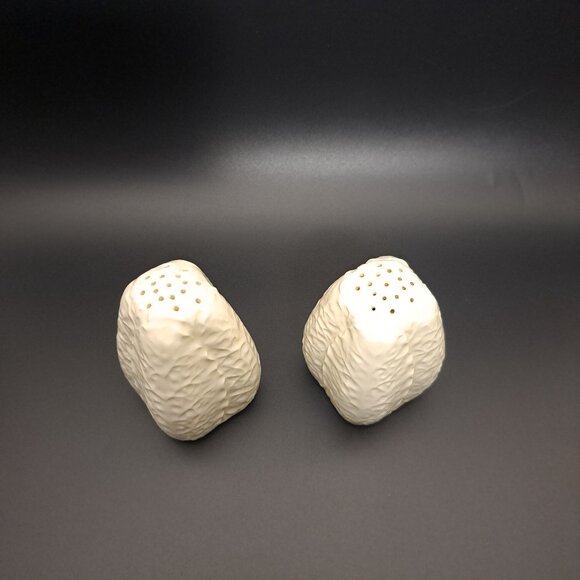 Vintage Ceramic Salt & Pepper Shaker Set Leaf Textured White Mid-Century - Picture 3 of 6